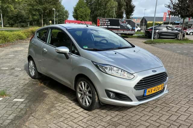 Ford Fiesta (2016) thumbnail 4