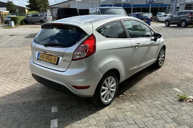 Ford Fiesta (2016) thumbnail 6