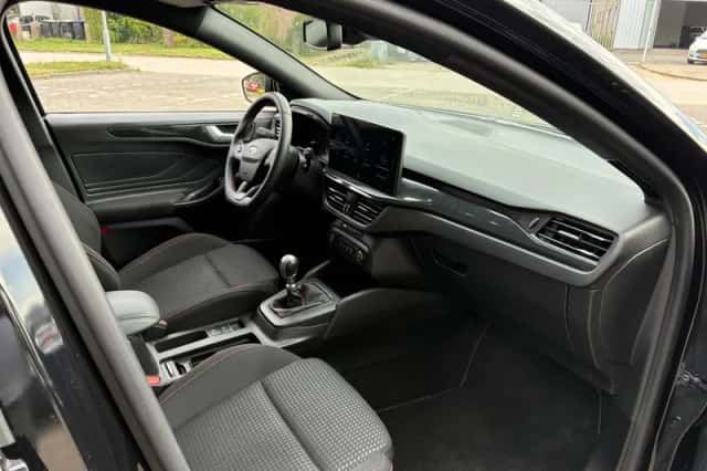 Ford Focus (2024) thumbnail 4