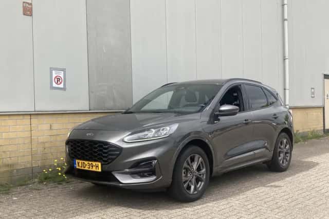 Ford Kuga (2021) thumbnail 3