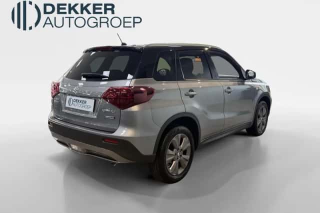 Suzuki Vitara (2022) thumbnail 3