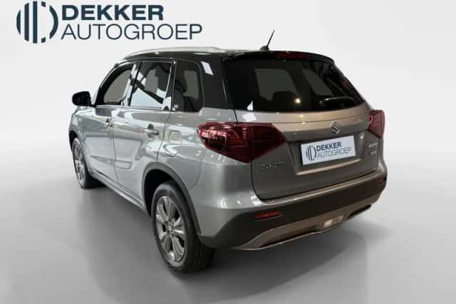 Suzuki Vitara (2022) thumbnail 5