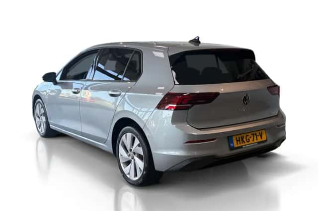 Volkswagen Golf (2025) thumbnail 3