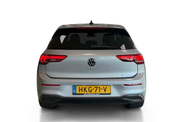 Volkswagen Golf (2025) thumbnail 4