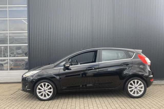 Ford Fiesta (2016) thumbnail 5
