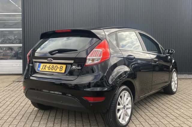 Ford Fiesta (2016) thumbnail 6
