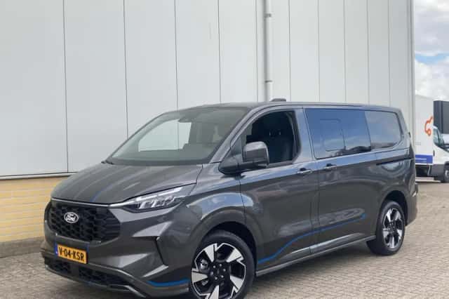 Ford Transit Custom (2024) thumbnail 2
