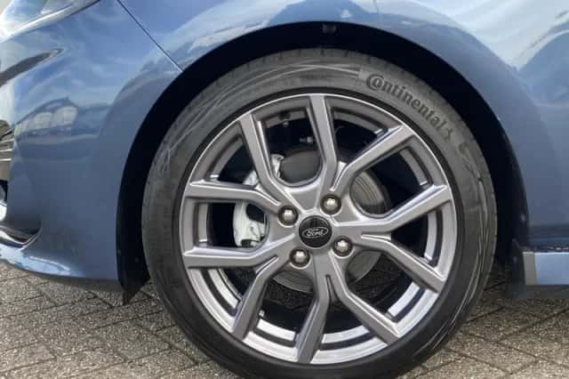 Ford Fiesta (2023) thumbnail 3