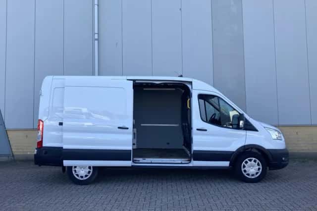 Ford Transit (2021) thumbnail 4