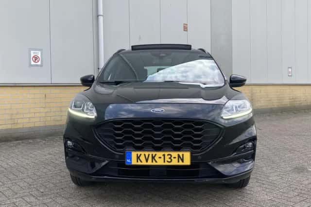 Ford Kuga (2022) thumbnail 2