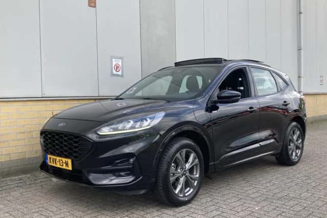Ford Kuga (2022) thumbnail 3