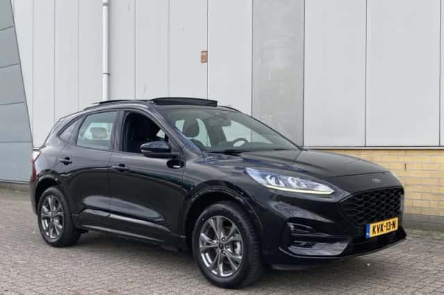 Ford Kuga (2022) thumbnail 5