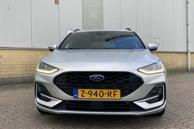 Ford Focus (2024) thumbnail 3