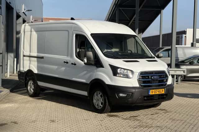 Ford E-Transit (2024) thumbnail 3