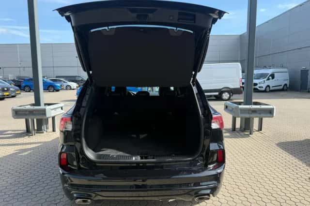 Ford Kuga (2023) thumbnail 3