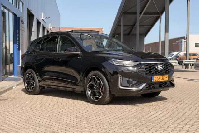 Ford Kuga (2024) thumbnail 4
