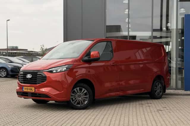 Ford Transit Custom (2024) thumbnail 2