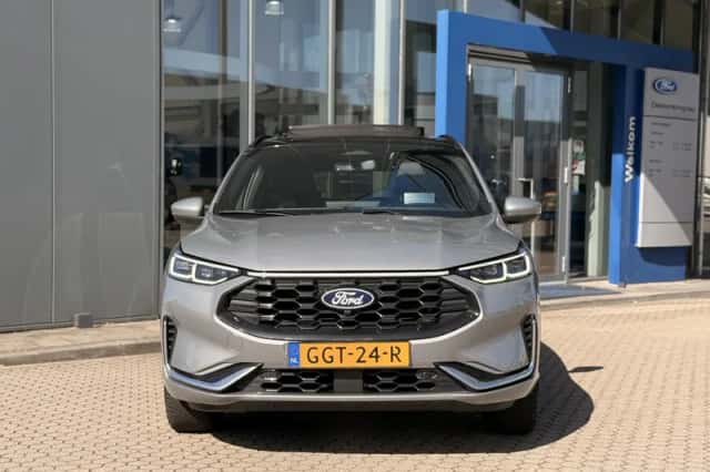 Ford Kuga (2024) thumbnail 3