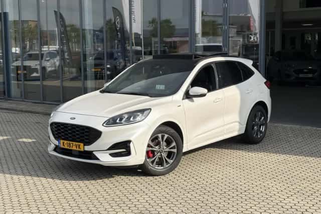 Ford Kuga (2021) thumbnail 2