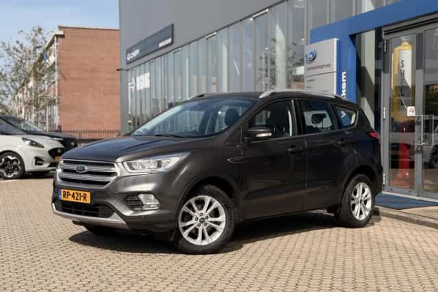 Ford Kuga (2018) thumbnail 2