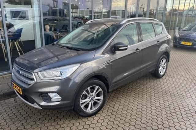 Ford Kuga (2018) thumbnail 3