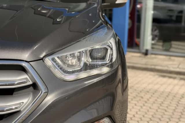 Ford Kuga (2018) thumbnail 4