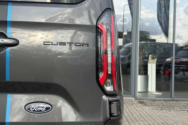 Ford Transit Custom (2024) thumbnail 6