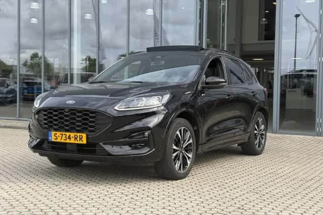 Ford Kuga (2023) thumbnail 4