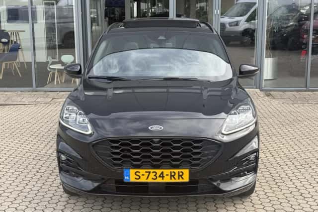 Ford Kuga (2023) thumbnail 5