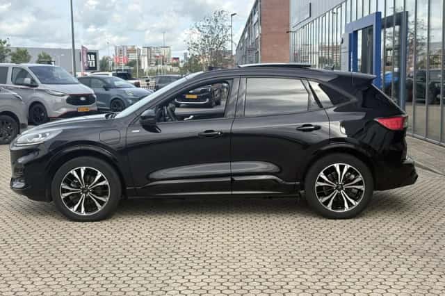 Ford Kuga (2023) thumbnail 6