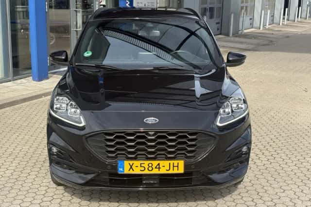 Ford Kuga (2023) thumbnail 3