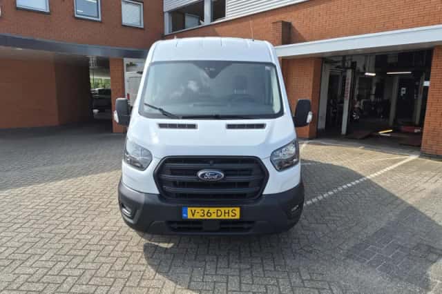 Ford Transit (2024) thumbnail 2