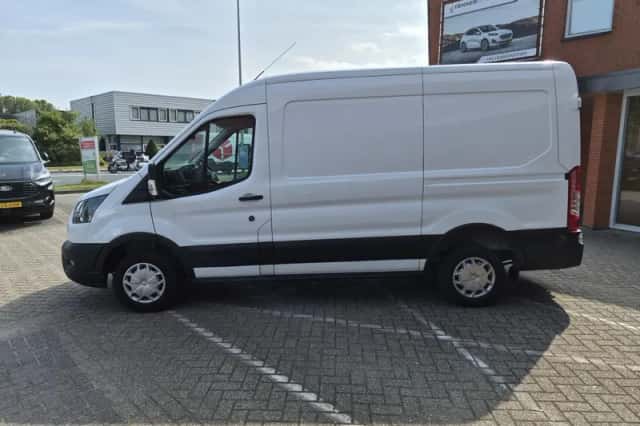 Ford Transit (2024) thumbnail 4