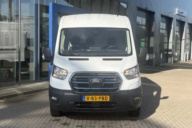 Ford E-Transit (2026) thumbnail 2
