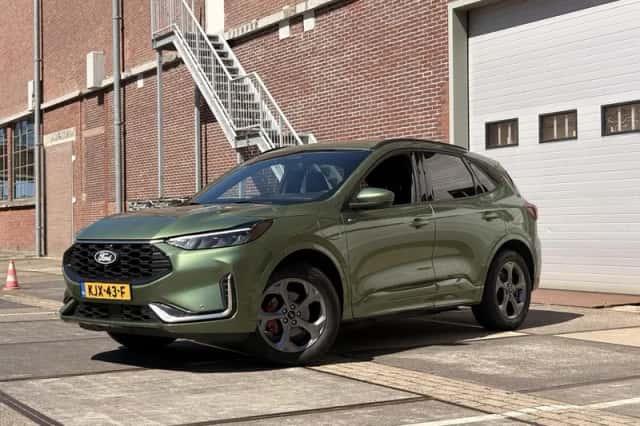 Ford Kuga (2024) thumbnail 2