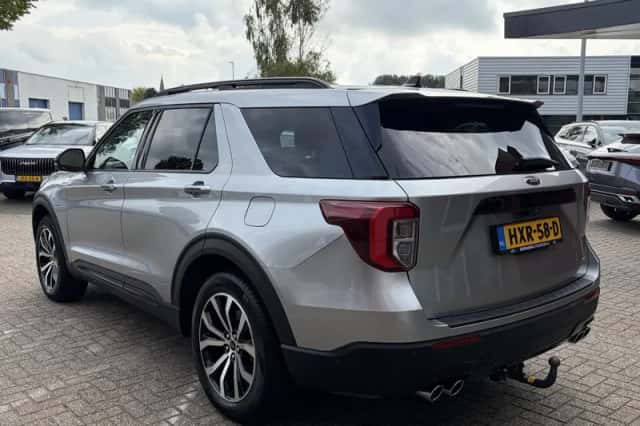 Ford Explorer (2021) thumbnail 6