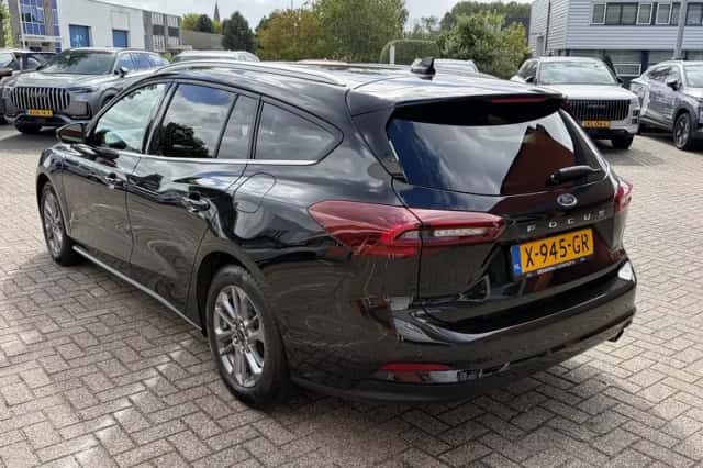Ford Focus (2023) thumbnail 5