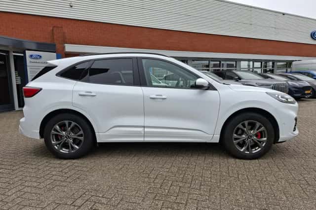 Ford Kuga (2021) thumbnail 3