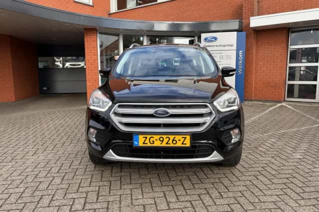 Ford Kuga (2019) thumbnail 2