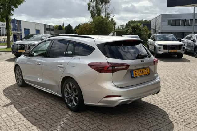 Ford Focus (2024) thumbnail 4