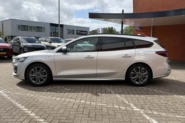 Ford Focus (2024) thumbnail 5