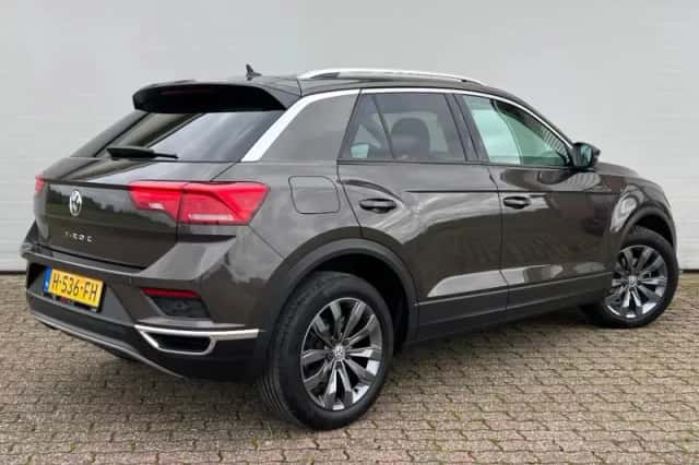 Volkswagen T-Roc (2020) thumbnail 2