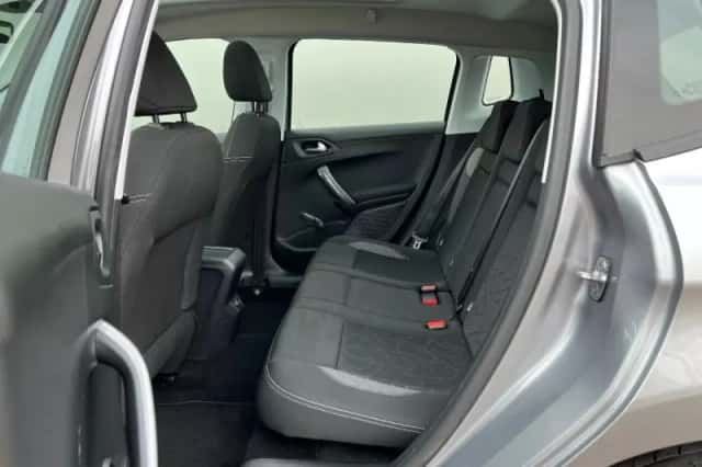 Peugeot 2008 (2019) thumbnail 5
