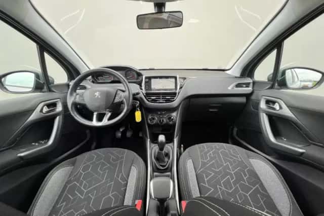 Peugeot 2008 (2019) thumbnail 6