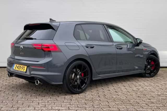 Volkswagen Golf (2020) thumbnail 2