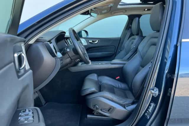 Volvo XC60 (2019) thumbnail 5