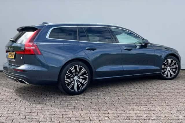 Volvo V60 (2020) thumbnail 2