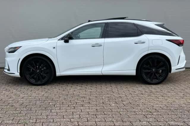 Lexus RX (2024) thumbnail 2