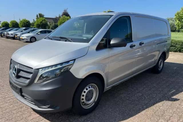 Mercedes-Benz Vito (2023) thumbnail 1