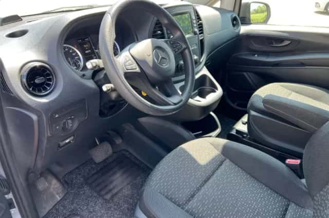 Mercedes-Benz Vito (2023) thumbnail 5